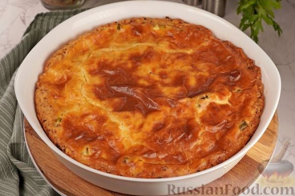 Киш из творожного теста с консервированной рыбой и яйцами