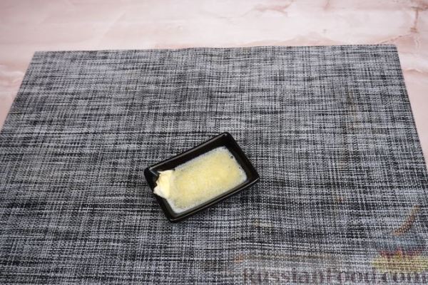Булочки-бургеры с луком, беконом и сыром