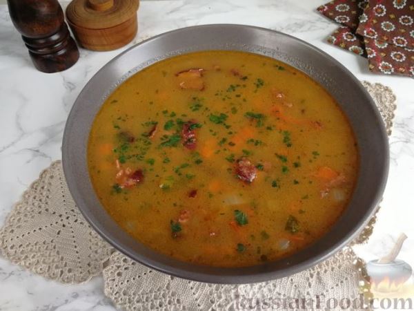 Суп с копчёными рёбрышками и фасолью