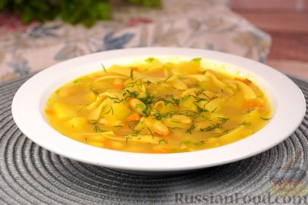 Суп с фасолью, сельдереем и лапшой