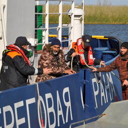 Пограничники спасли двух дагестанских рыбаков