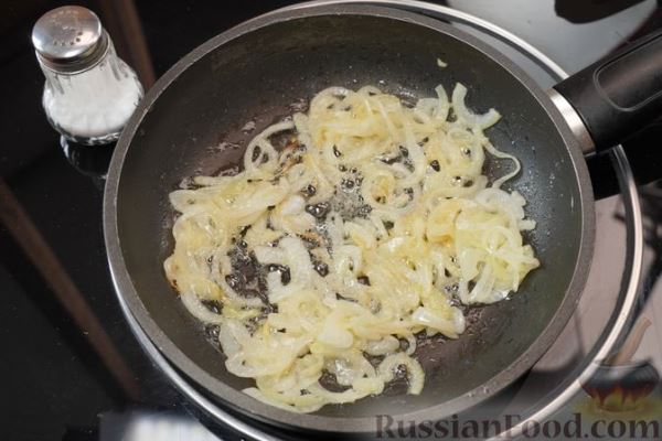 Булочки-бургеры с луком, беконом и сыром