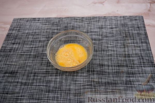 Булочки-бургеры с луком, беконом и сыром